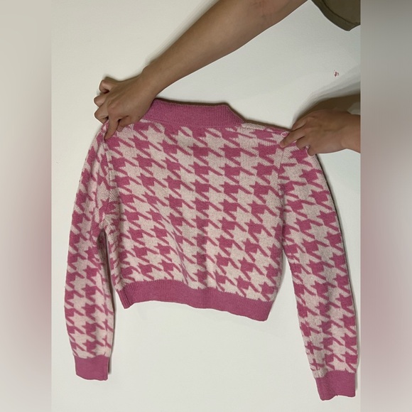 Coco and Shay Houndstooth Button-Up Cropped Sweater Medium - Picture 3 of 3